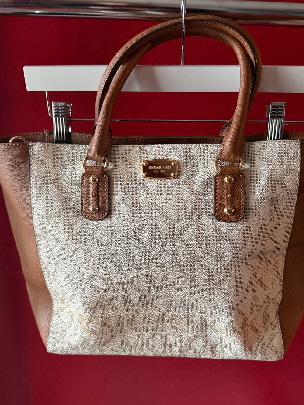 Michael Kors Jet Set Tote Bag
MK Signature Vanilla Acorn
Large Satchel